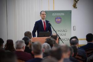 8_biztonsagpolitikai_konf_kozel-kelet_ugrosdy_marton-2.jpg